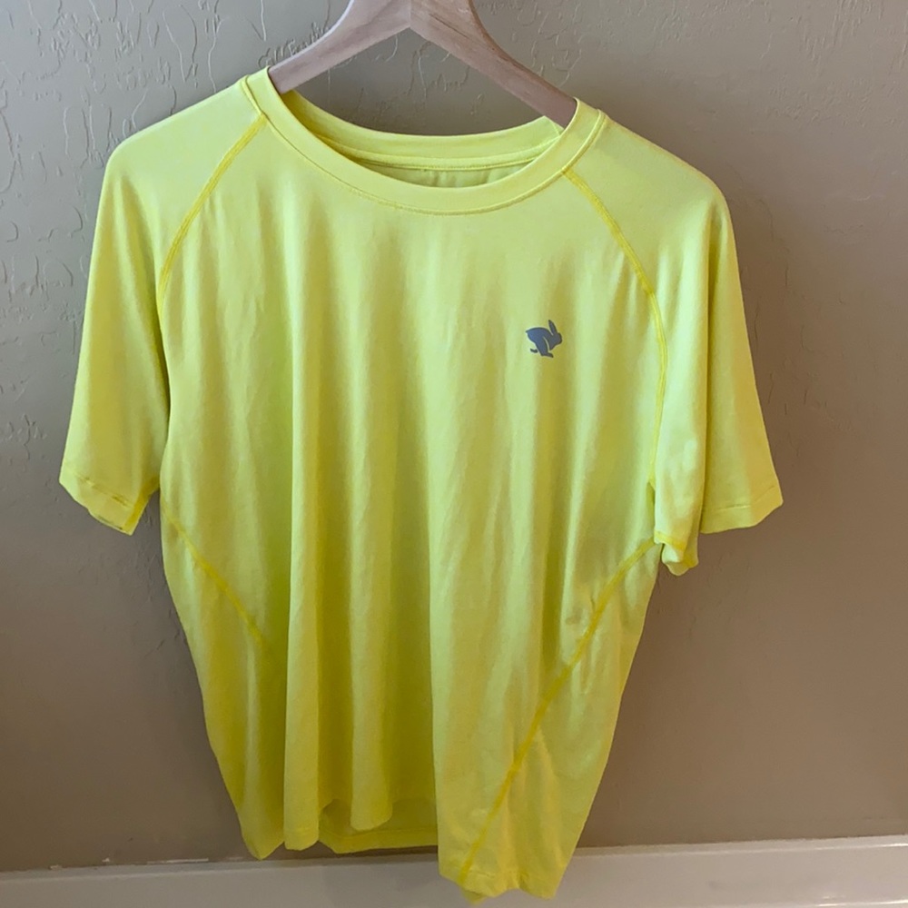 Mens rabbit running lemon drop shirt